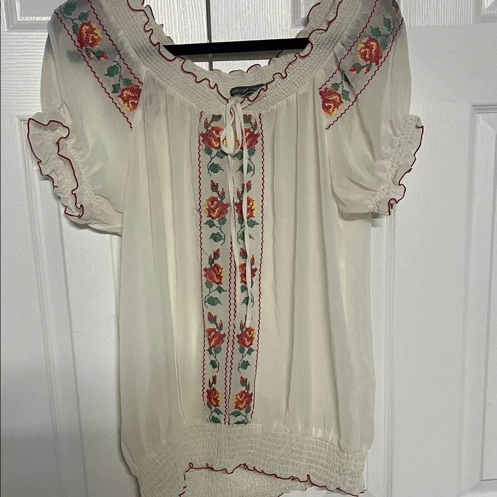 Isabella Rodriguez Cream Blouse with Floral Accents - Picture 1 of 7